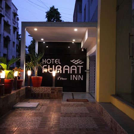 Hotel Furaat Inn Ахмедабад Экстерьер фото